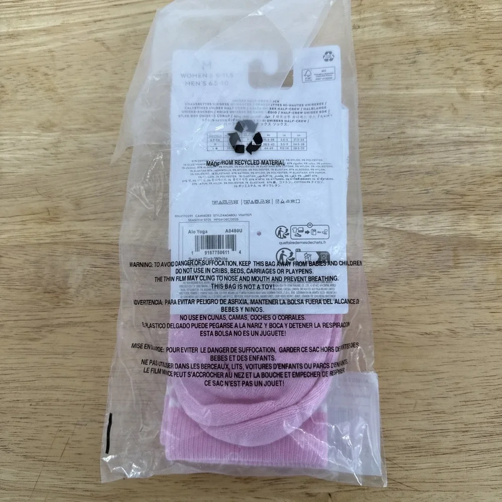 NWT Alo Yoga‎ Unisex Half-Crew Throwback Sock Size Medium Pink Rose Preppy Gym